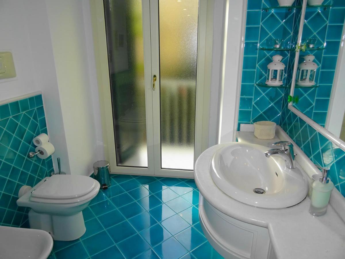 Mezzocannone Holiday House نابولي المظهر الخارجي الصورة