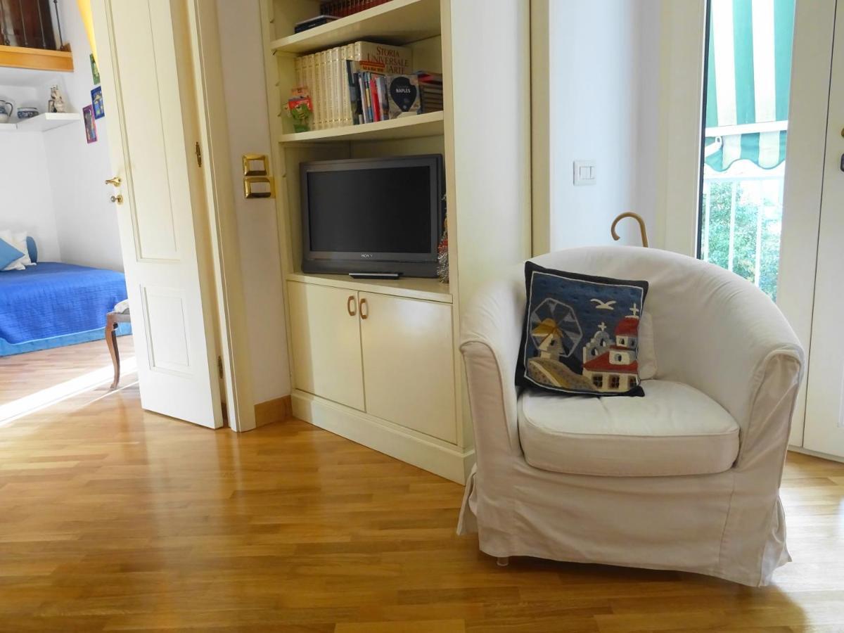Mezzocannone Holiday House نابولي المظهر الخارجي الصورة